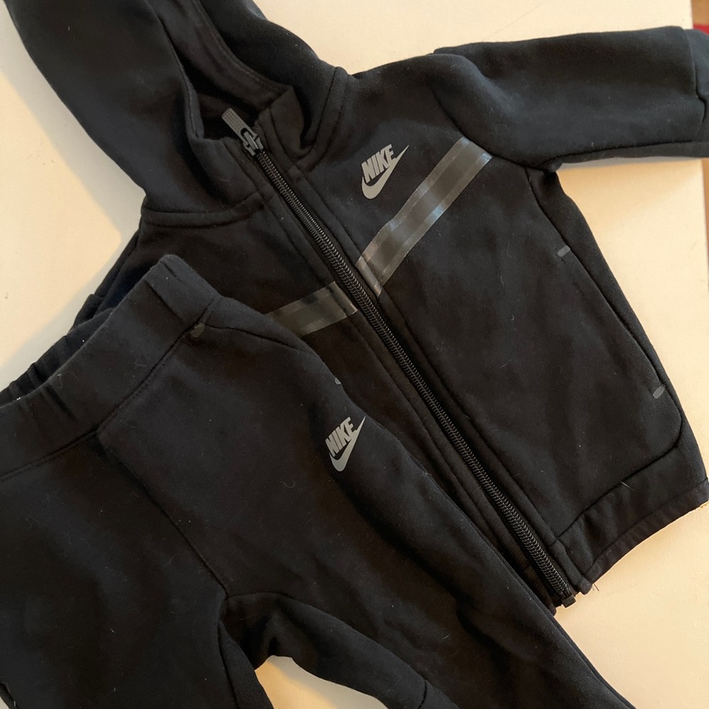 NWOT Baby Nike Sweatsuit in Black